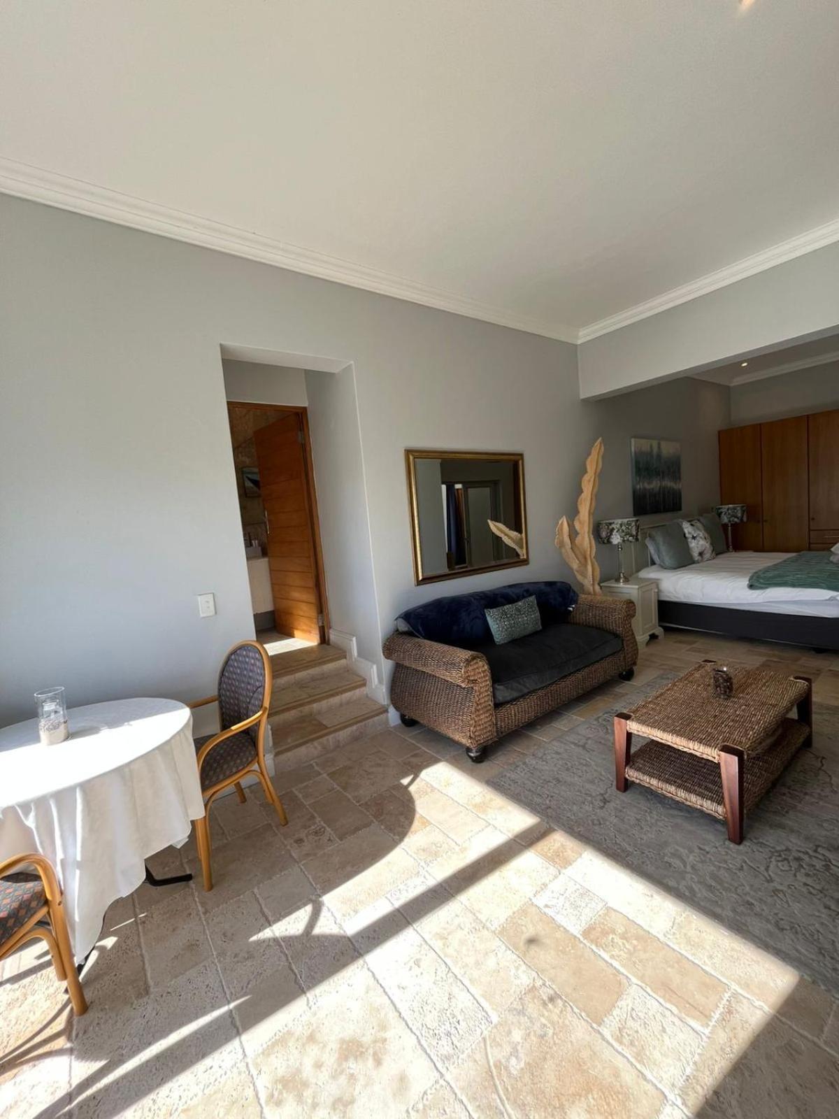 Castle On The Heads Hotel Knysna Exterior photo